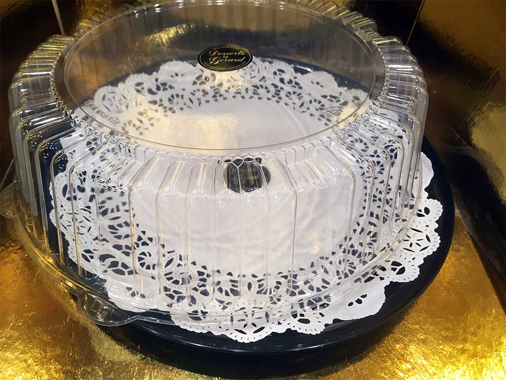 Black Plastic Tray with Lid - dessertsbygerard.com