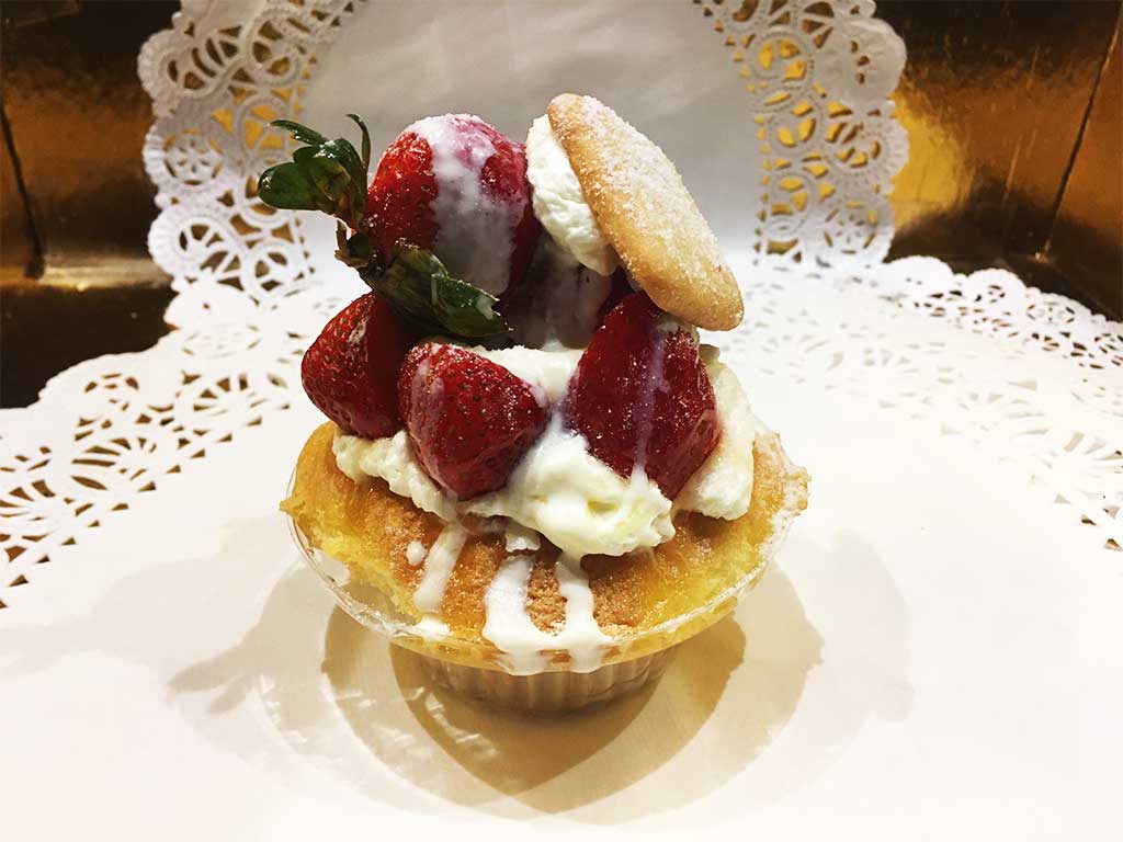 Strawberry Shortcake Cupcake - dessertsbygerard.com