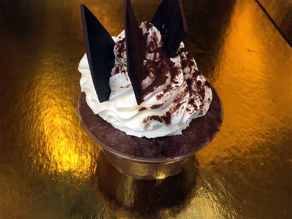 Individual dark chocolate mousse cup - dessertsbygerard.com